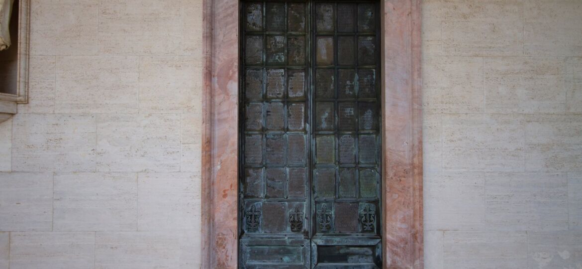 abbazia montecassino porta bronzo